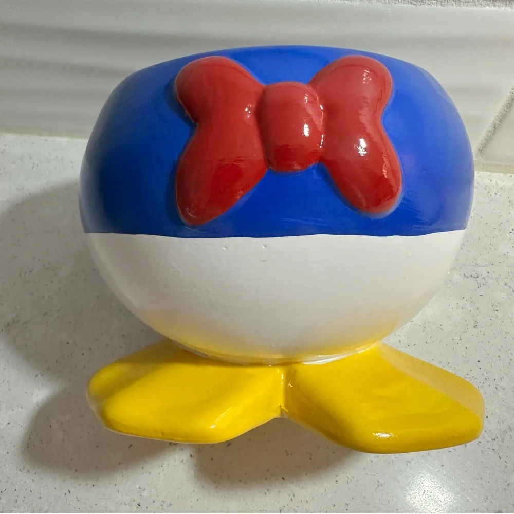 Disney Donald Duck 5.5” Planter Pot with Feet NEW - Picture 4 of 10